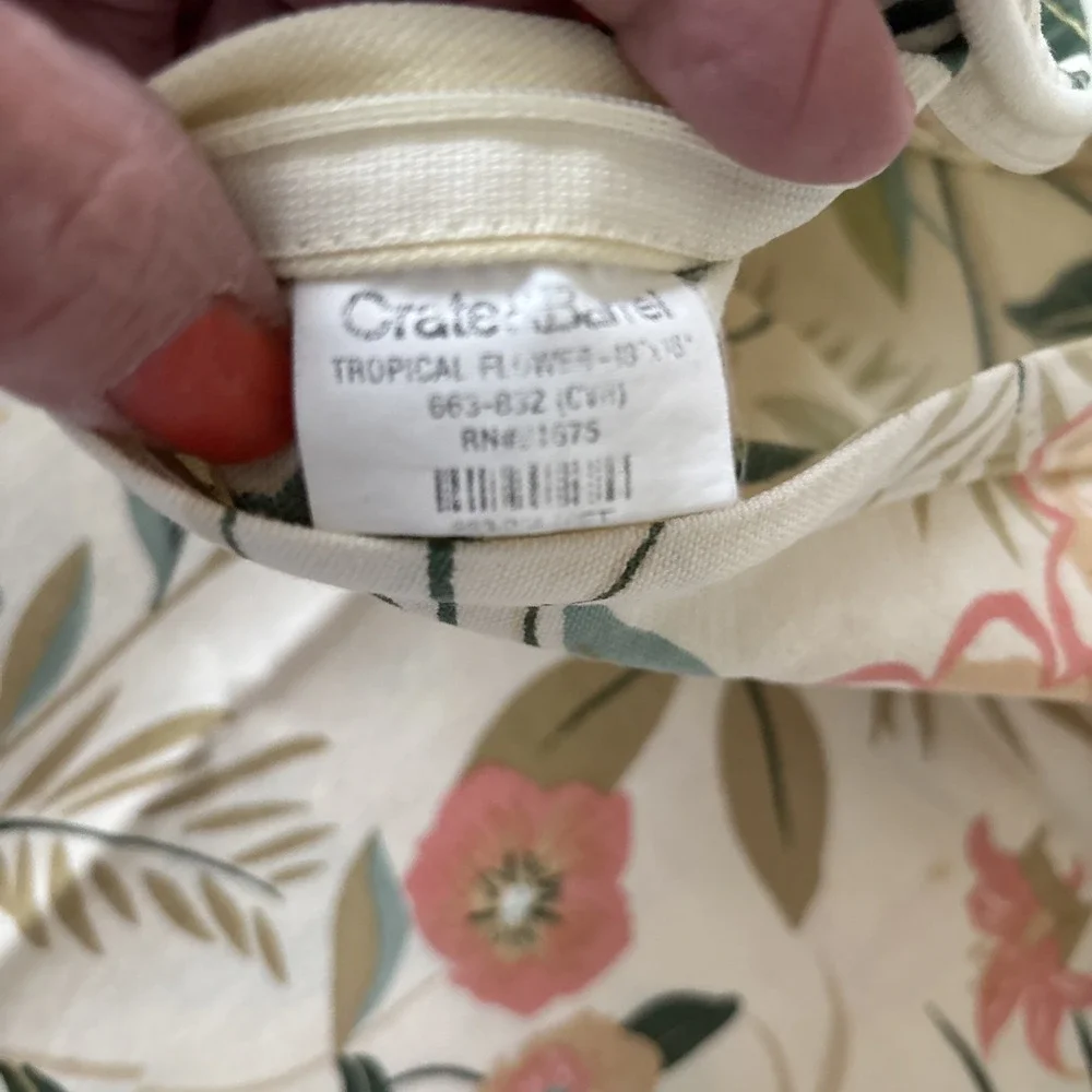 CRATE & BARREL‎ tropical FLORAL  18 x18  PILLOW SHAM set of 2